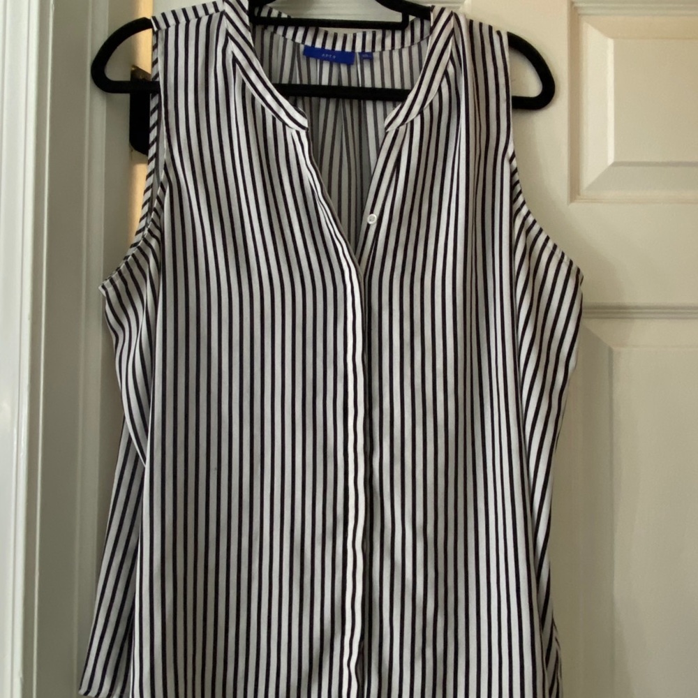 Apt 9 sleeveless top